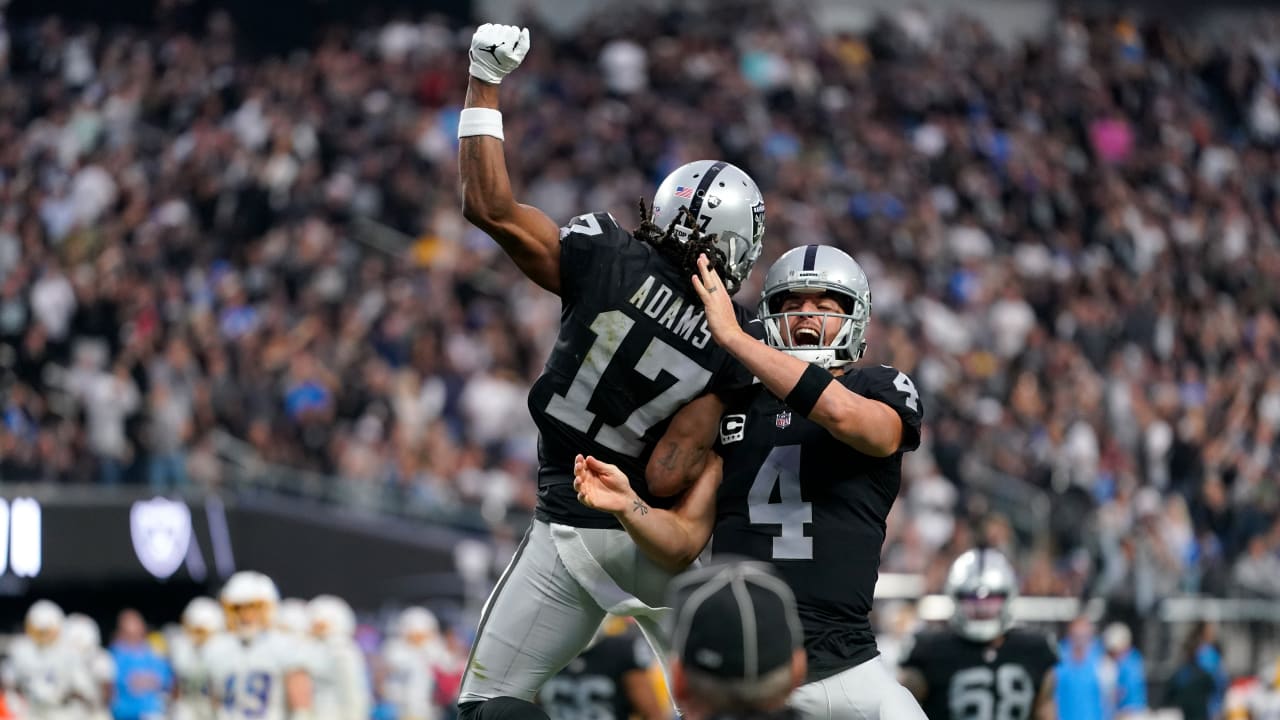 Raiders' Davante Adams hauls in 45-yard flea-flicker for his second  touchdown - ESPN