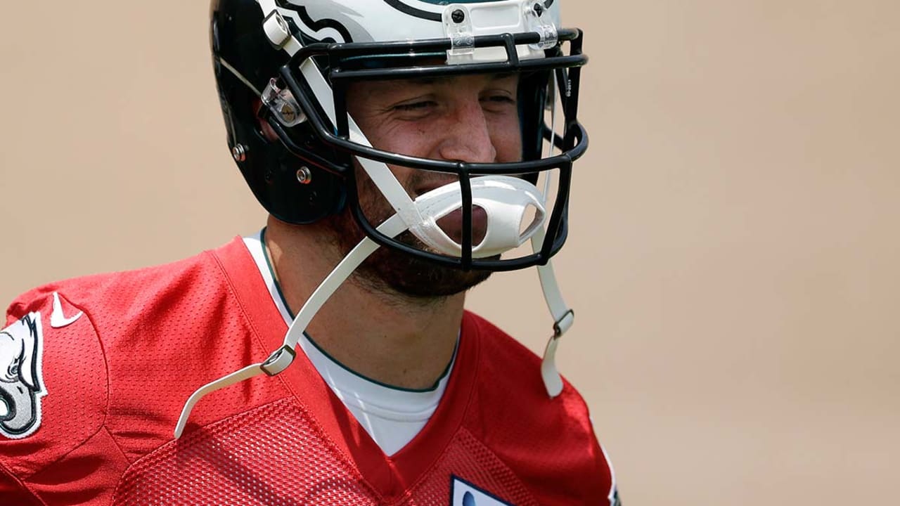 Chip Kelly on Tim Tebow: 'He's a quarterback'