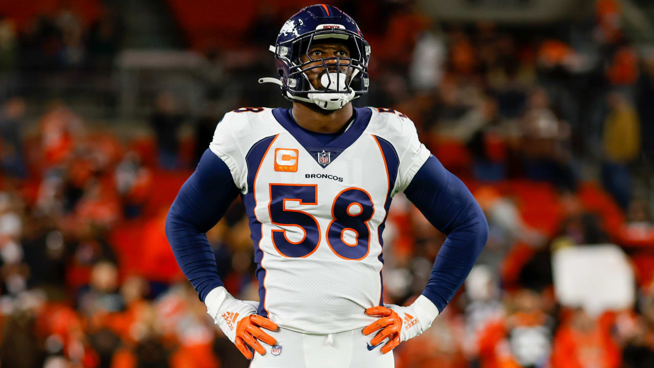 Broncos pass rusher Von Miller leaves Thursday night's game with sprained  ankle