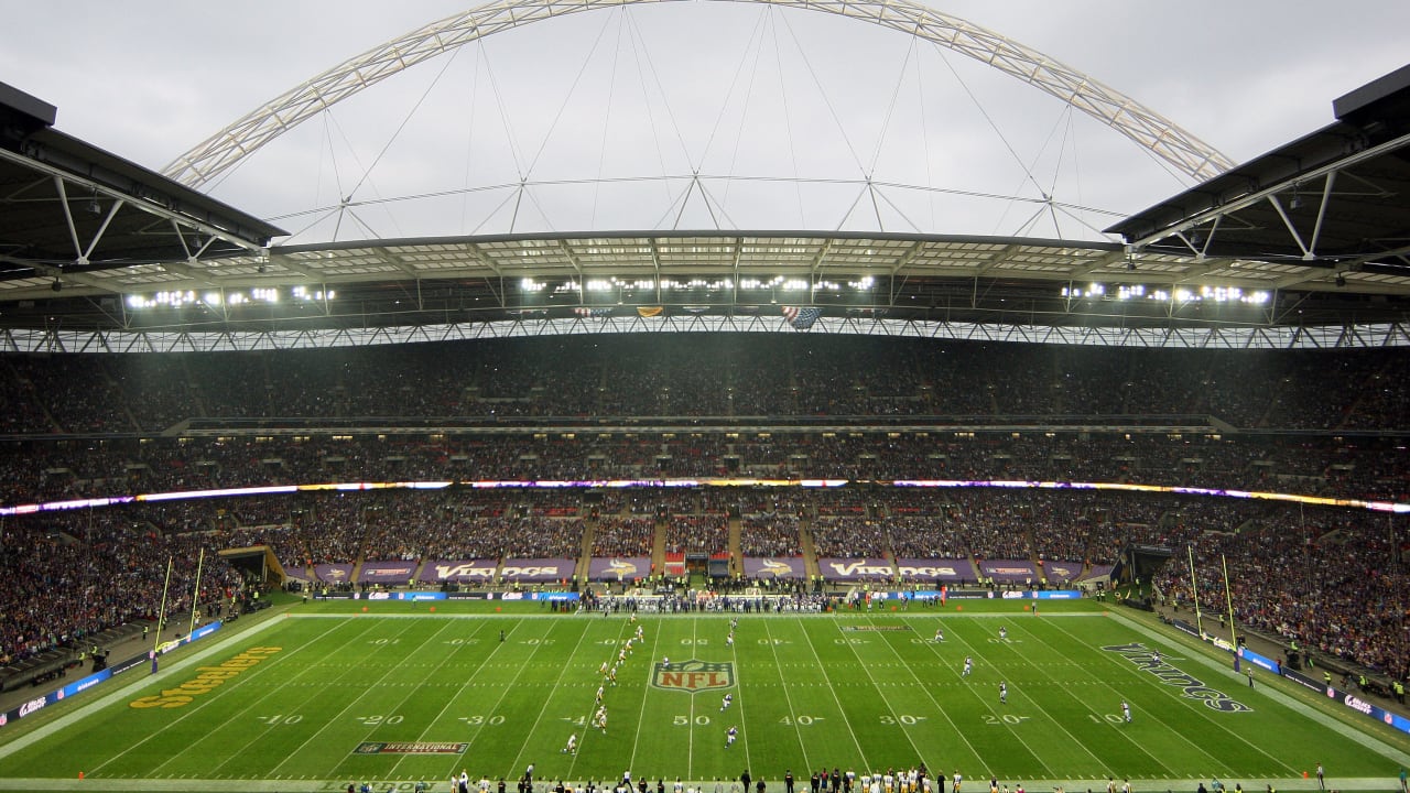 Throwback Thursday: New York Giants down Dolphins at Wembley in 2007