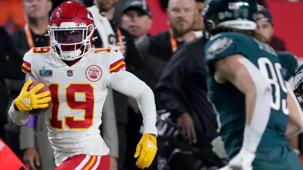 How Chiefs' Toney, Moore impact receiving core in new roles