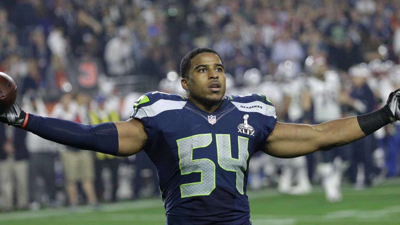 Seahawks LB Bobby Wagner signs 43M extension