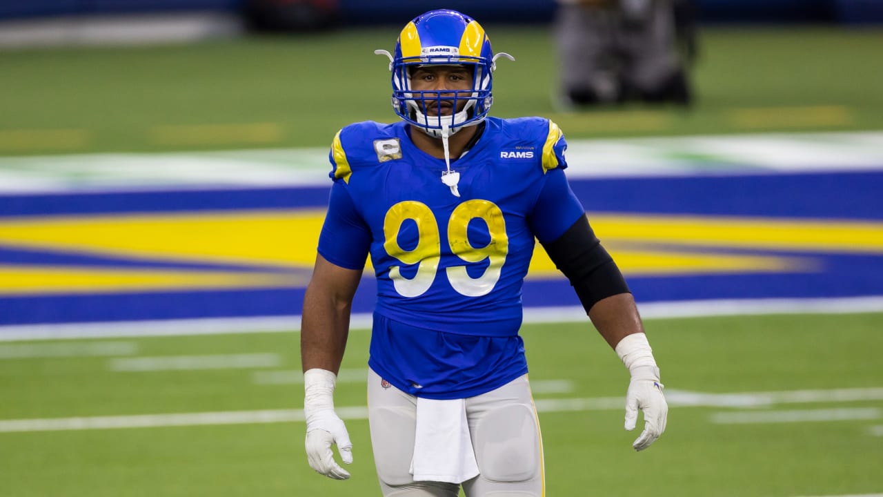 Rams' Aaron Donald not happy after practice with Raiders - Los