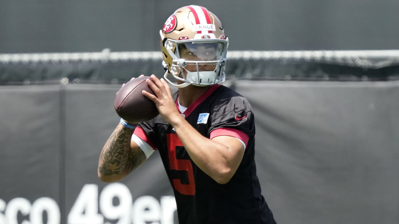 49ers news: PFF grades the Niners line as league average after 3