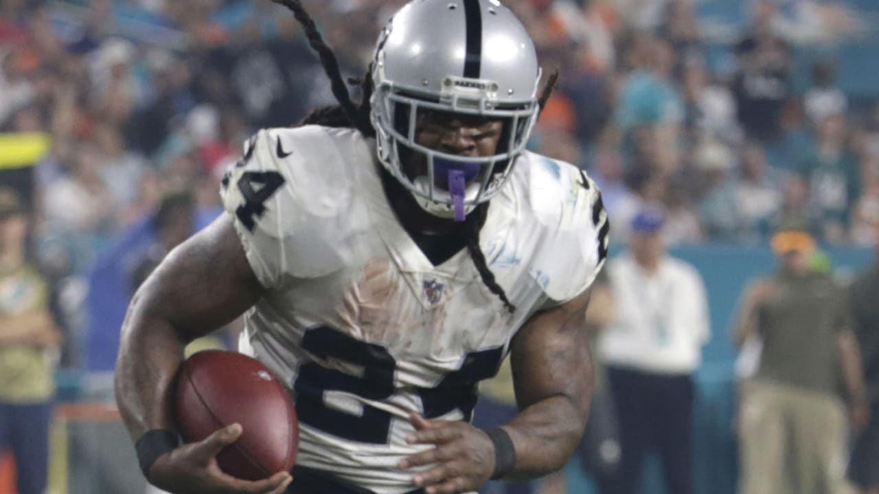 marshawn-lynch-112517