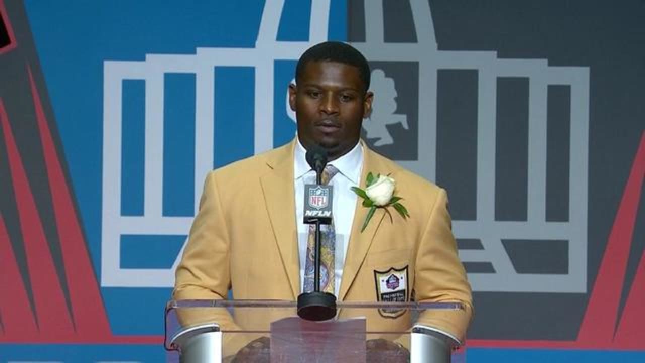 Ex-Charger Tomlinson delivers powerful message in HOF speech
