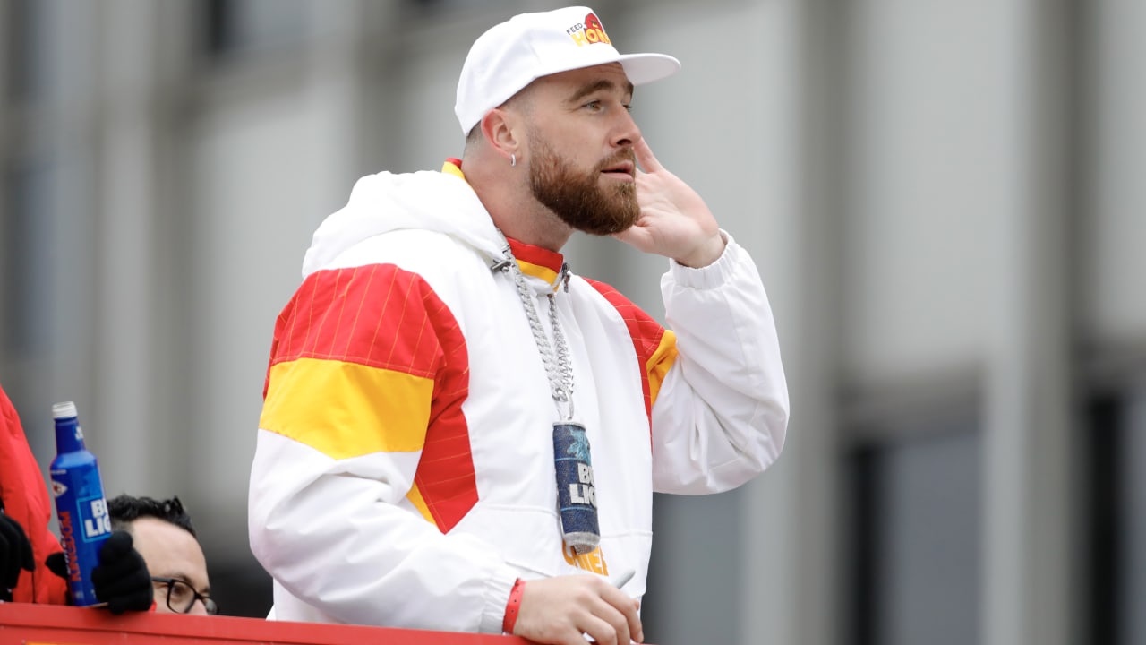 Chiefs Star Tight End Travis Kelce 'Big Fan' of Buccaneers Cade