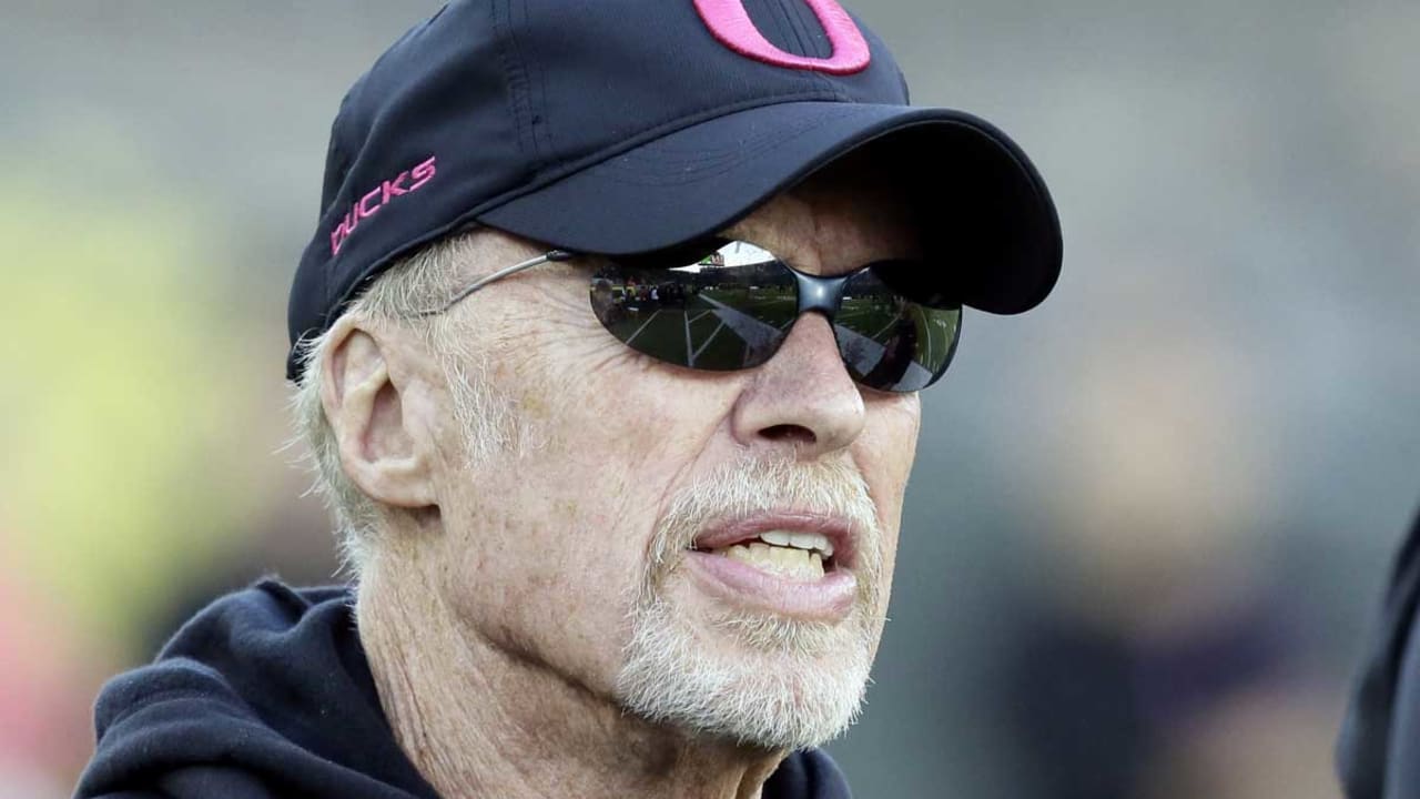 phil-knight-063015-spot.jpg