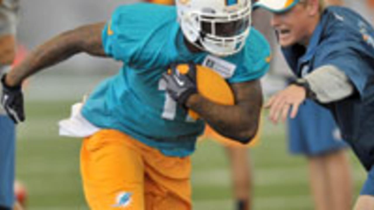 Finnegan returns to practice for Dolphins; Wallace, Misi not