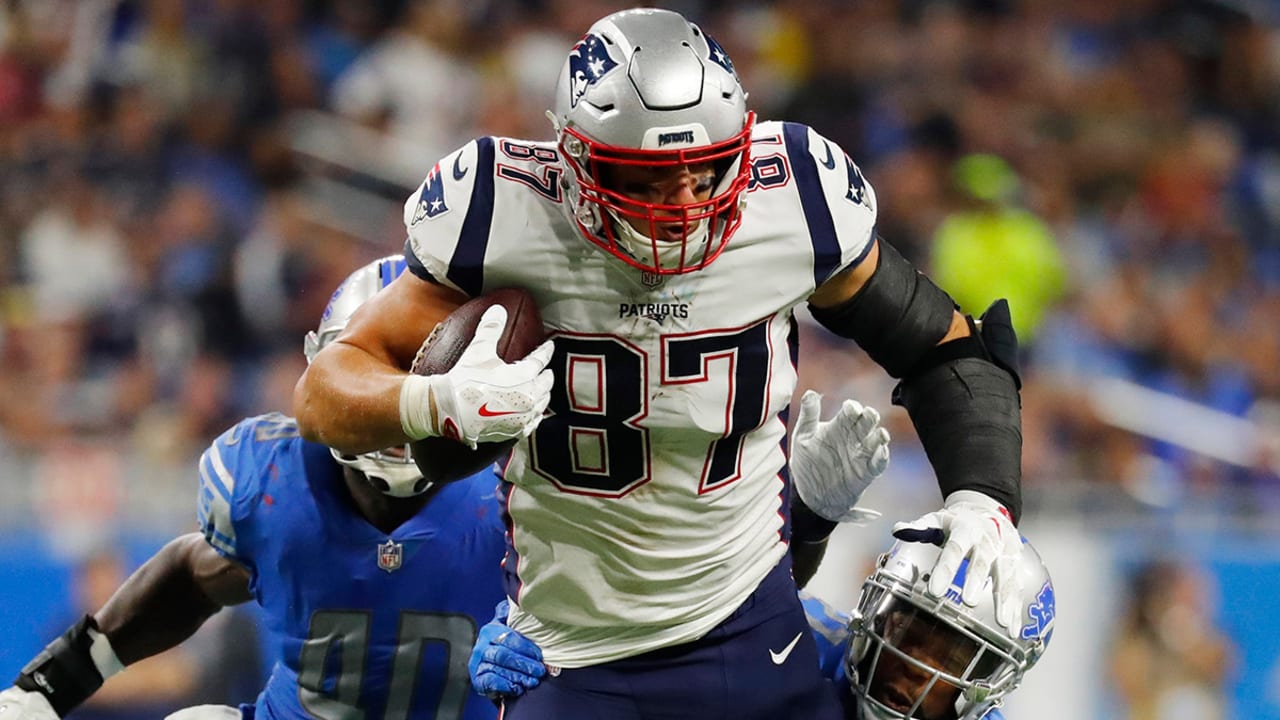 gronk-180926-sl.jpg
