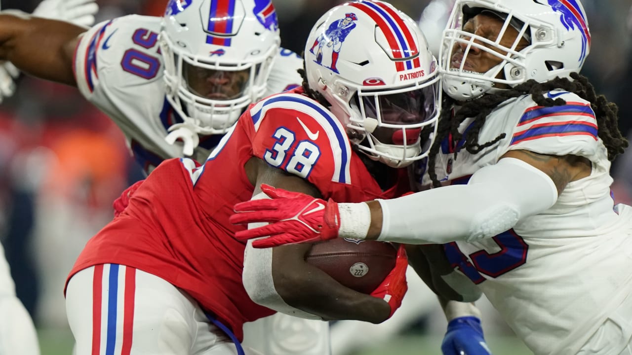 New England Patriots running back Rhamondre Stevenson (38) runs