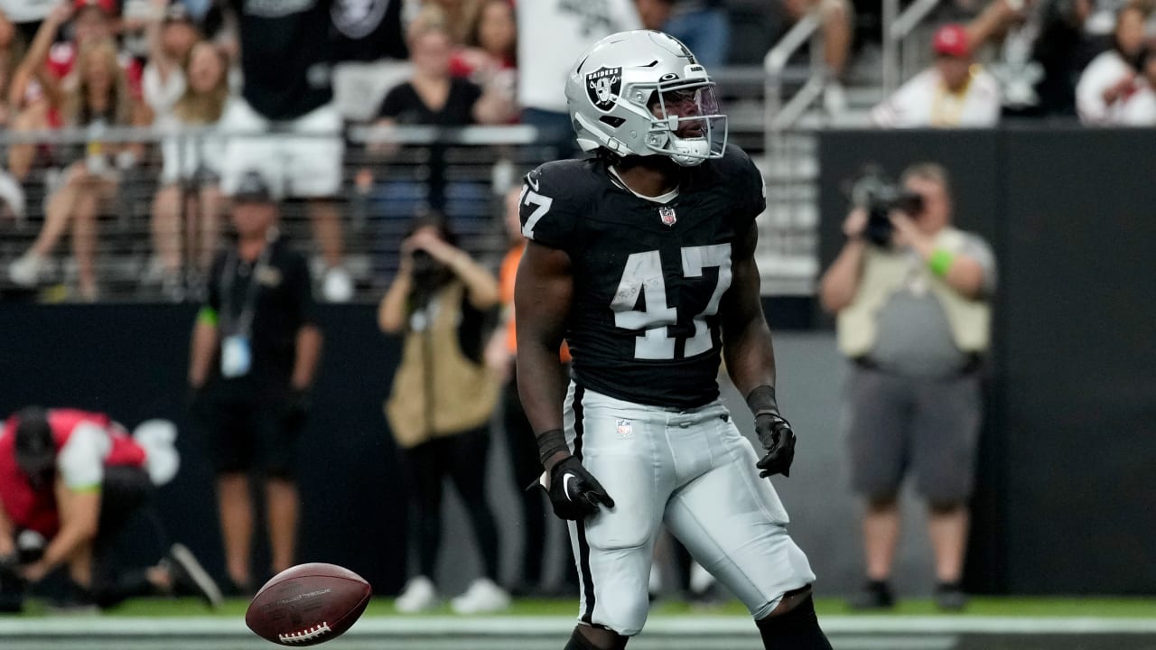 Las Vegas Raiders running back Sincere McCormick bursts into end zone for a  2-yard rushing touchdown