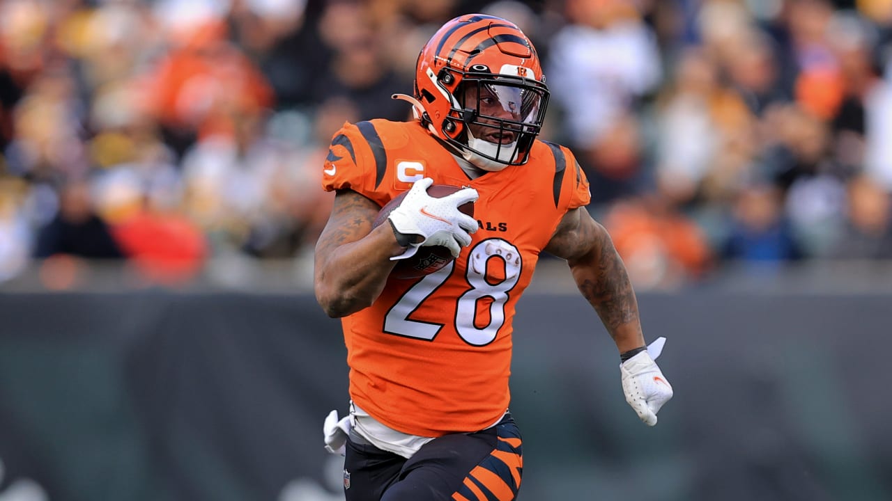 NFL picks, predictions against the spread Week 13: Bengals outlast Chiefs;  Titans shock Eagles; Commanders edge Giants