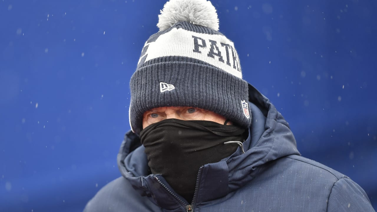 A Super Bowl investigation: How much free stuff do Patriots get? Were  team's short-sleeve hoodies a Bill Belichick ploy? 