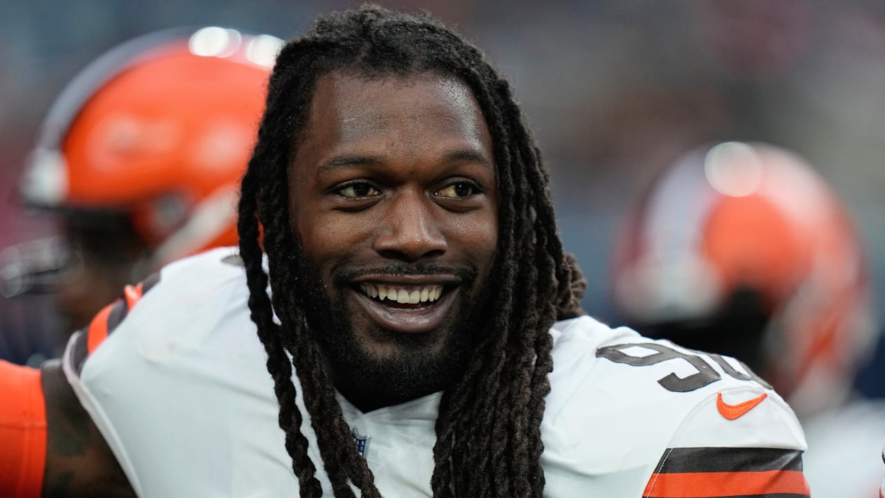 Jadeveon Clowney agrees to join Ravens to help Baltimore's pass