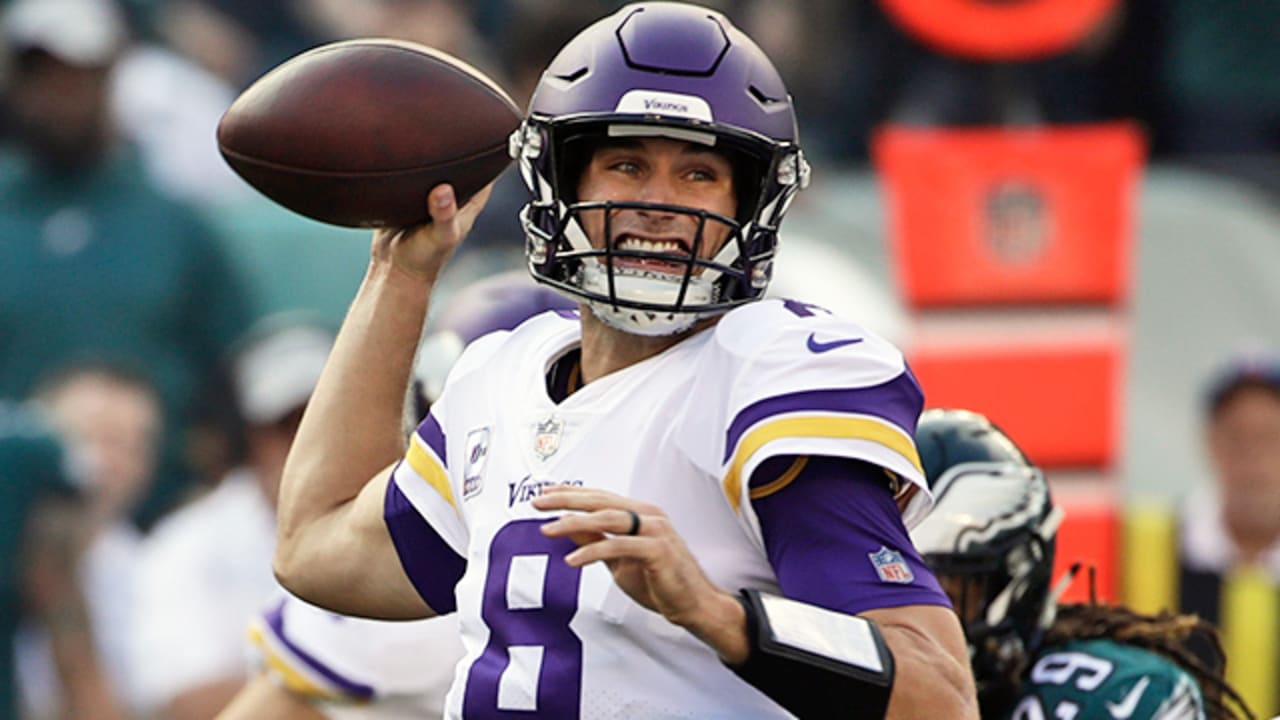 Kirk Cousins' throw from own end zone goes 68 yards to Thielen