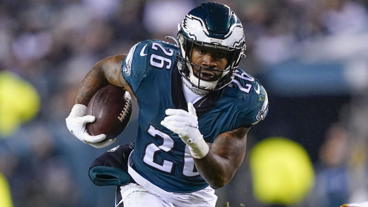 Philadelphia Eagles running back Miles Sanders revs up his engine for  37-yard explosion