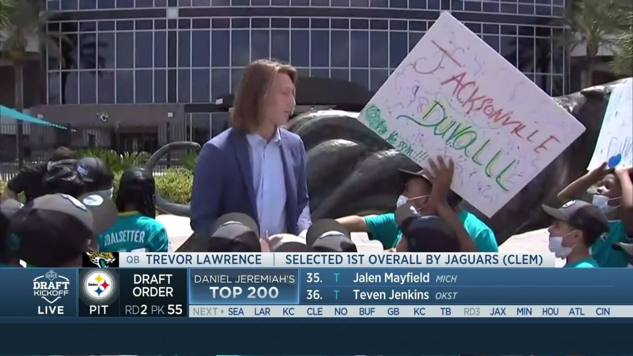 Jaguars QB Trevor Lawrence officially arrives in Jacksonville, Florida