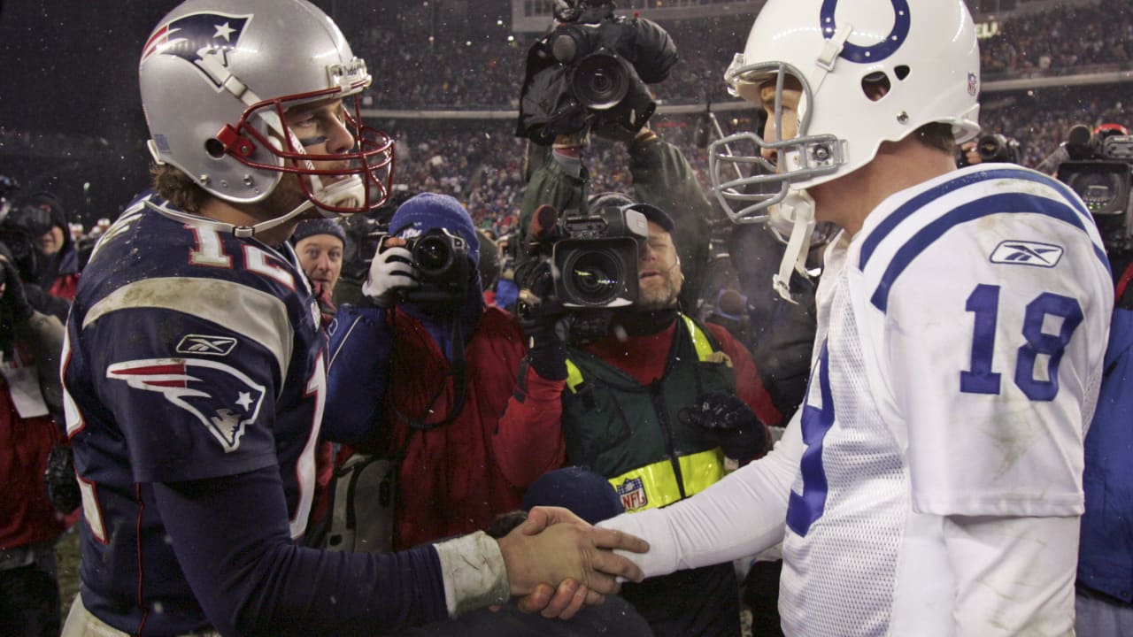 Peyton-Manning-Sidelines-Photo-C