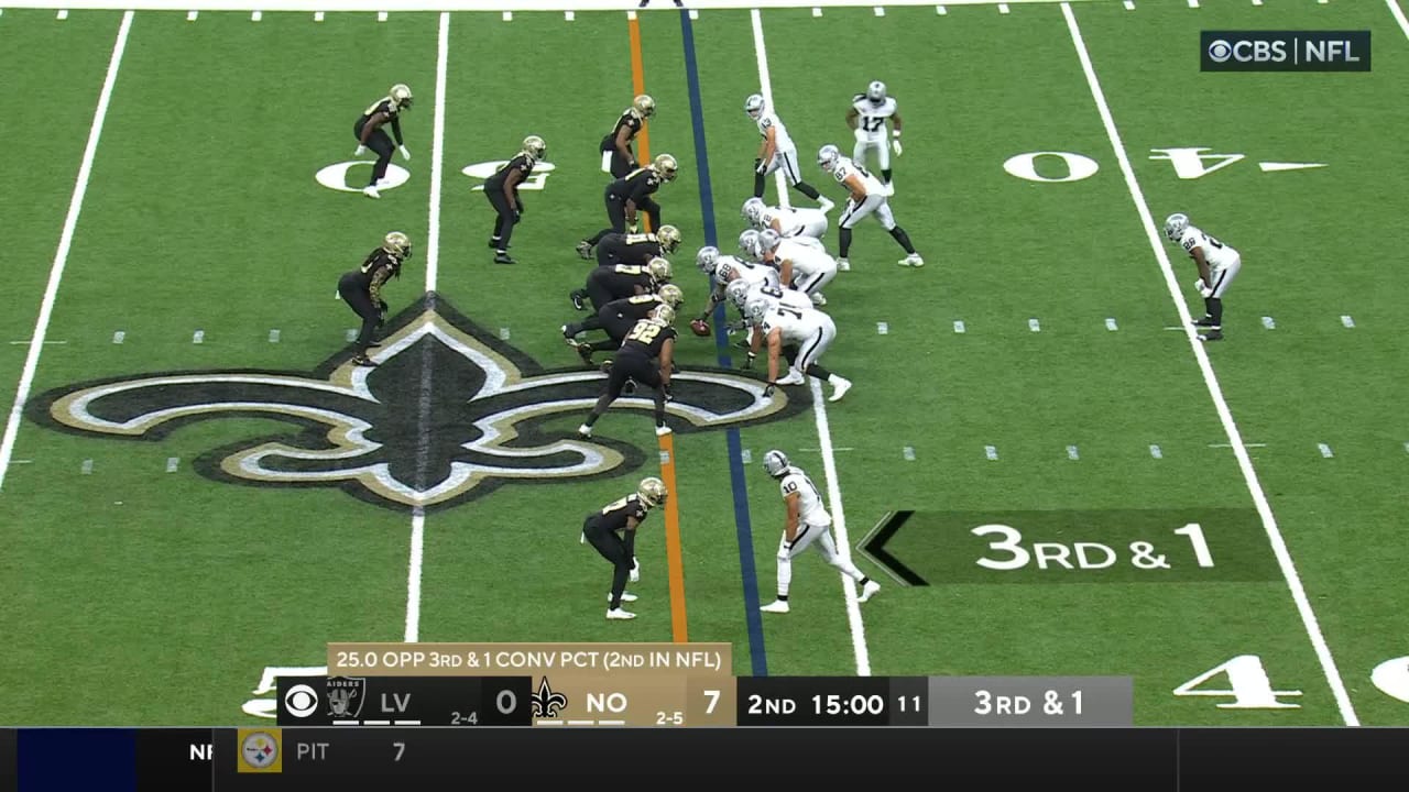 New Orleans Saints defensive end Marcus Davenport ends Raiders' fourthdown jet sweep to Adams