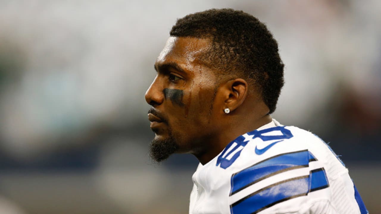 Dez Bryant walks off the field with 1:21 remaining in Cowboys' loss to  Packers - Sports Illustrated