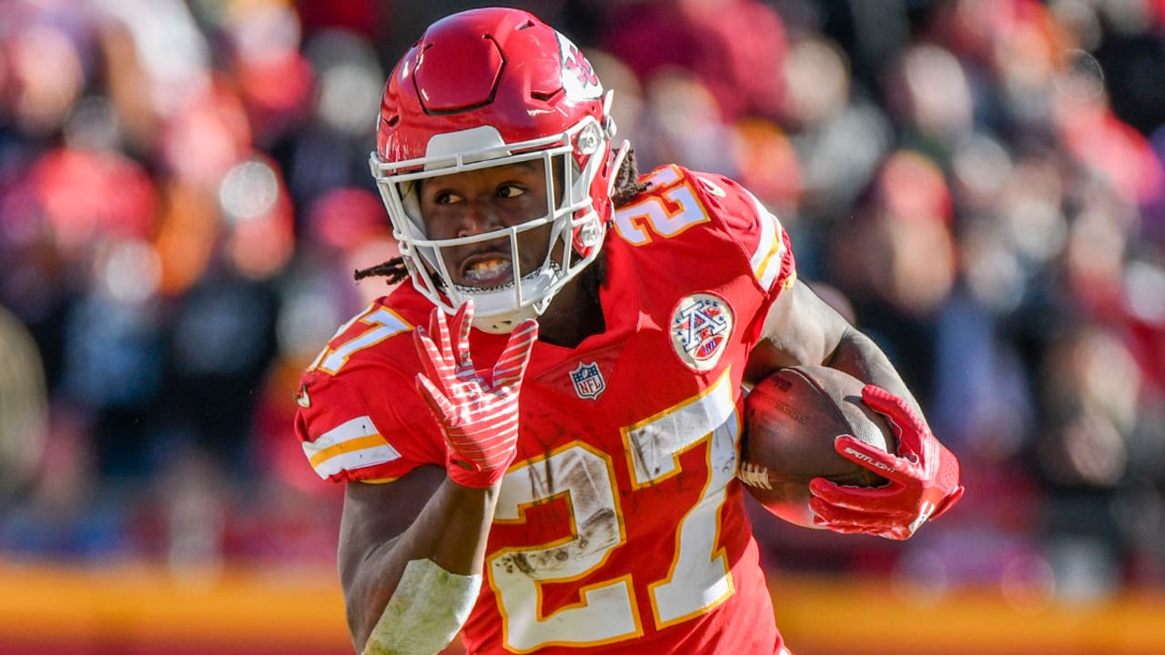 Oakland Raiders 15-26 Kansas City Chiefs: Kareem Hunt stars in big AFC West  bout, NFL News