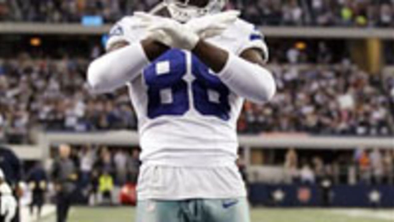 dez_121202_spot.jpg