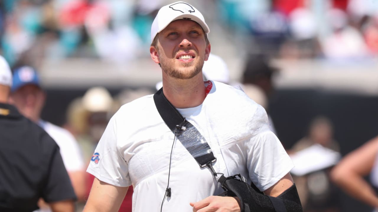 Nick Foles injury: Jaguars QB breaks left clavicle vs. Chiefs - Sports  Illustrated