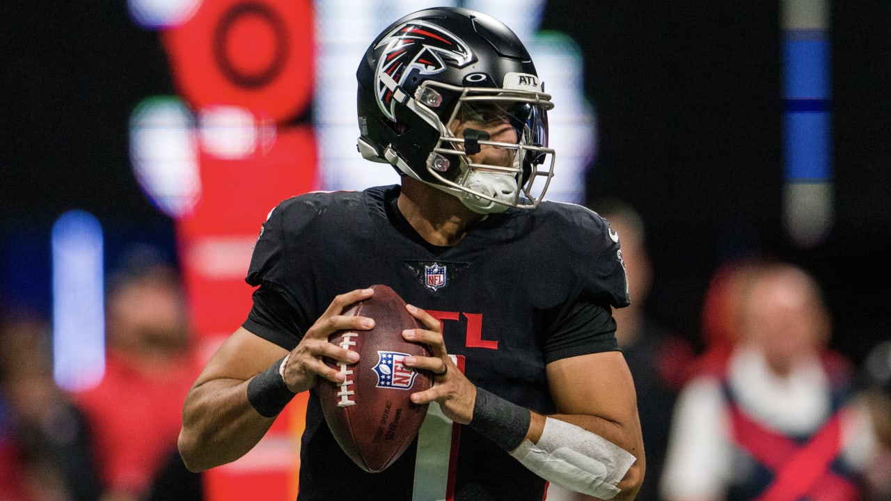 Atlanta Falcons quarterback Marcus Mariota (1) runs the ball during  overtime of an NFL football game