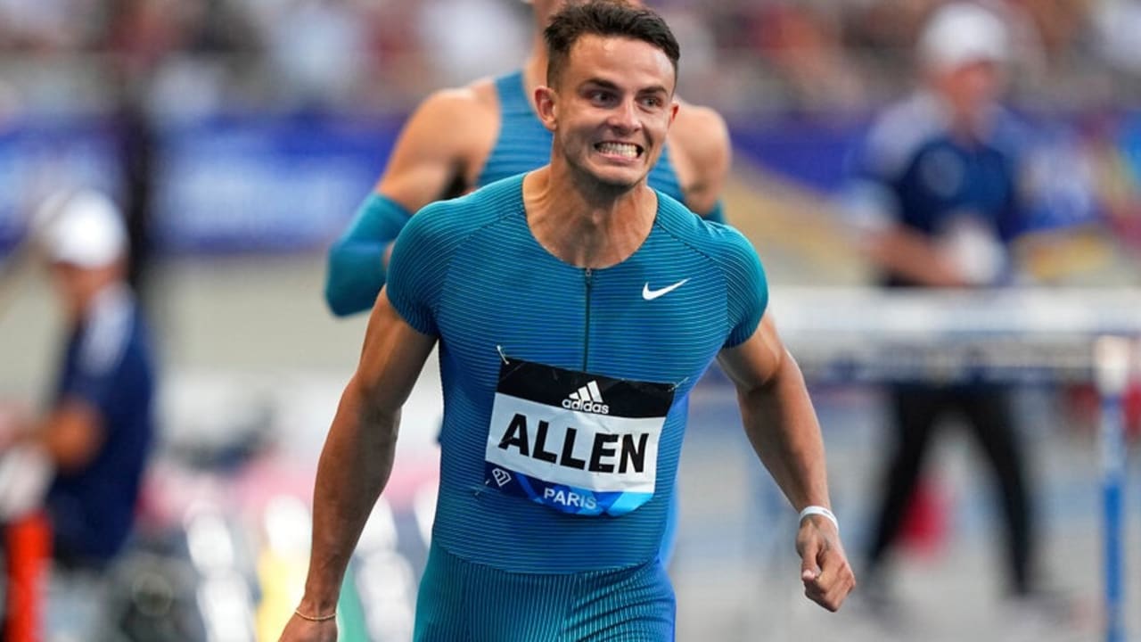 老鹰队 WR Devon Allen 自 6 月 12 日以来第三次赢得 1.1 亿跨栏冠军