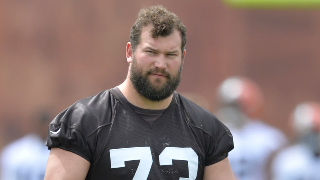 Joe Thomas: We can make playoffs with franchise QB