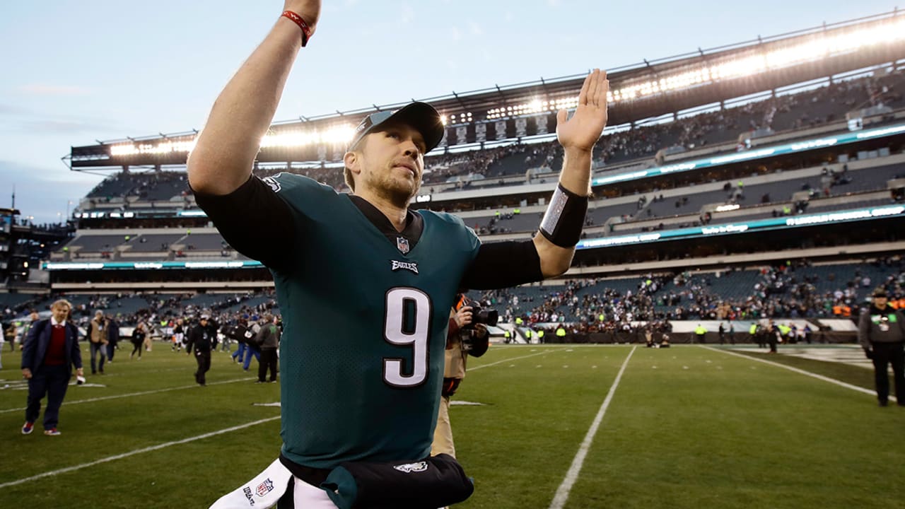 Fans troll Eagles, put 49ers shirt on Rocky statue in Philadelphia