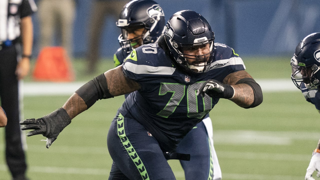 Mike Iupati retires, Seahawks may get 2 new starting linemen