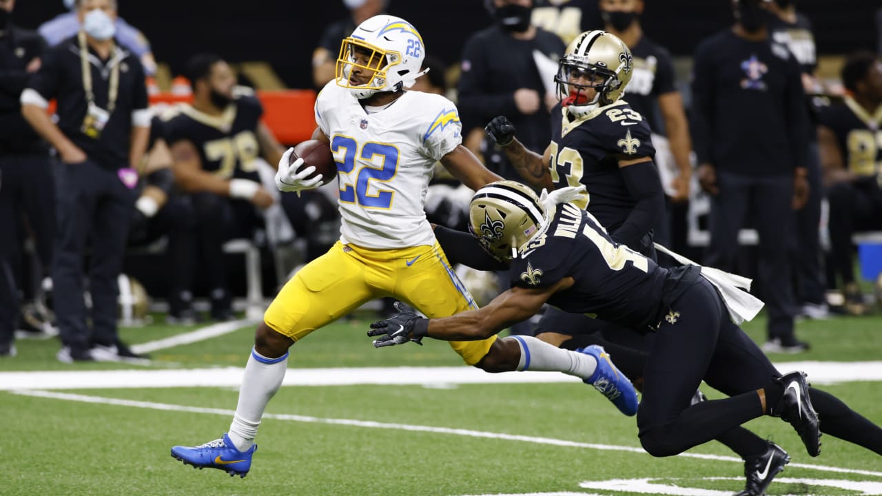 Houston, TX, USA. 26th Dec, 2021. Los Angeles Chargers running back Justin  Jackson (22) runs for a touchdown during the second quarter of an NFL  football game between the Los Angeles Chargers