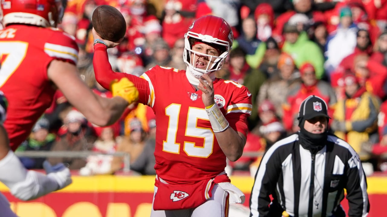 Chiefs losing at half 14-3, turnovers causing frustration for