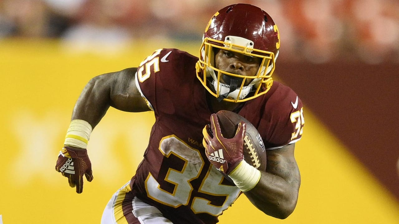 Jaret Patterson of the Washington Football Team runs with the ball