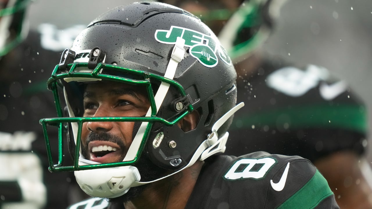 New York Jets wide receiver Elijah Moore's first TD catch of 2022