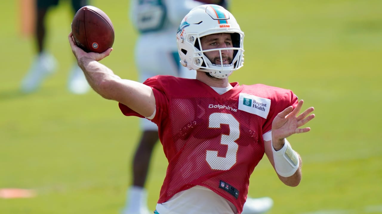 49ers bringing former Cardinals first-round pick Josh Rosen back