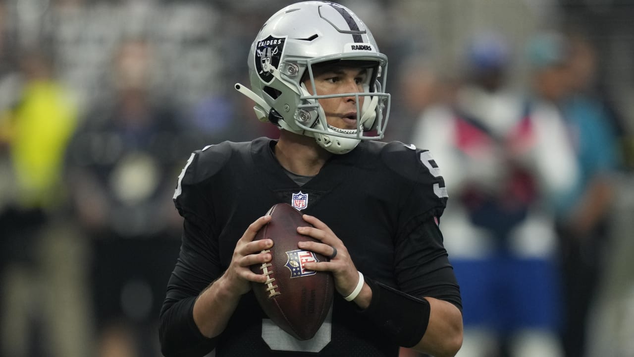 Raiders trade QB Nick Mullens to Vikings for conditional 2024