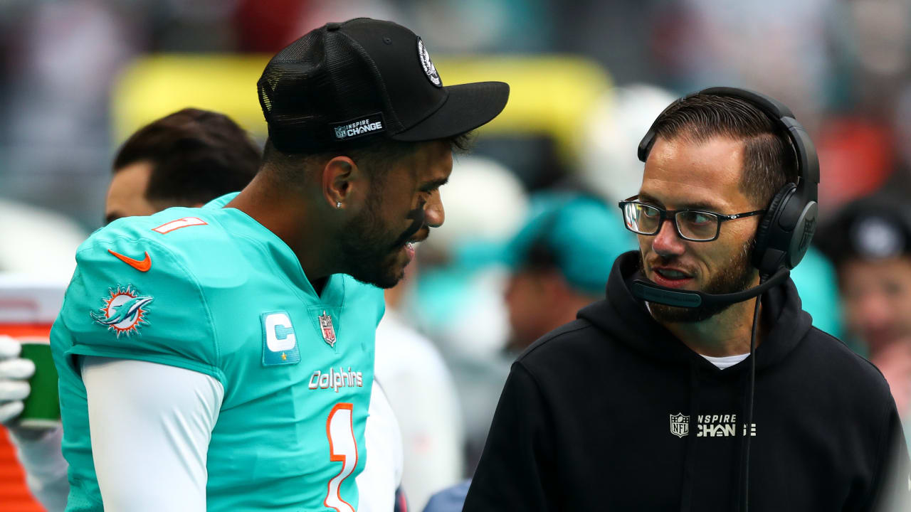 Ian Rapoport on X: #Dolphins QB Tua Tagovailoa is once again in the NFL's  concussion protocol. His status for this week's game against the #Patriots  is now in doubt.  / X