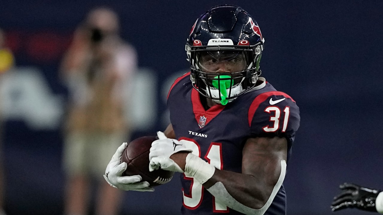 Houston Texans running back Damien Pierce shakes Saints defender on 20