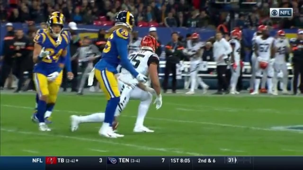 Dalton dissects Rams' D with 27yard dart to Eifert