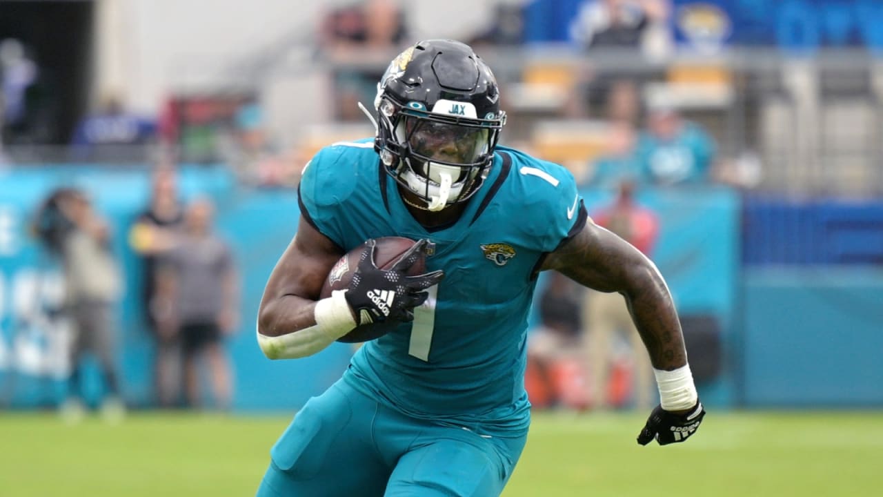 Jaguars' Travis Etienne working on 'fine-tuning my skills' in first healthy  offseason, embracing new RB additions