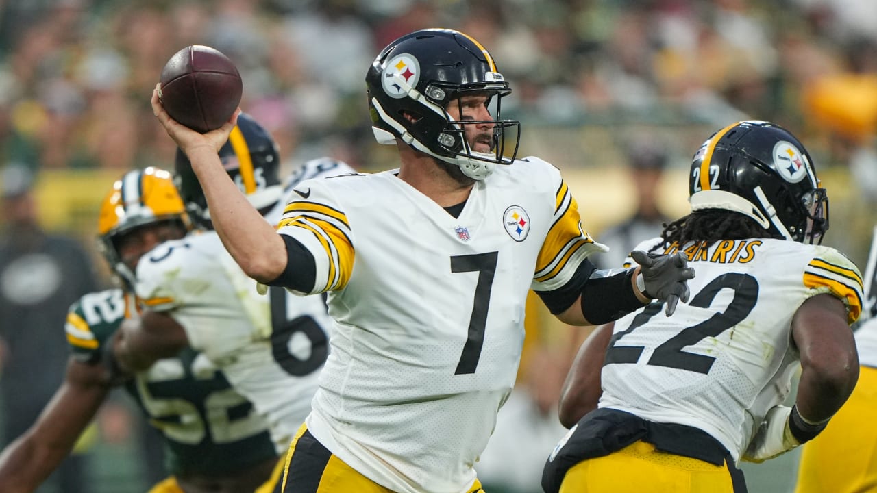 Pittsburgh Steelers quarterback Big Ben Roethlisberger passes Hall of Fame  quarterback Dan Marino in all-time pass yards on 30-yard pass to Washington