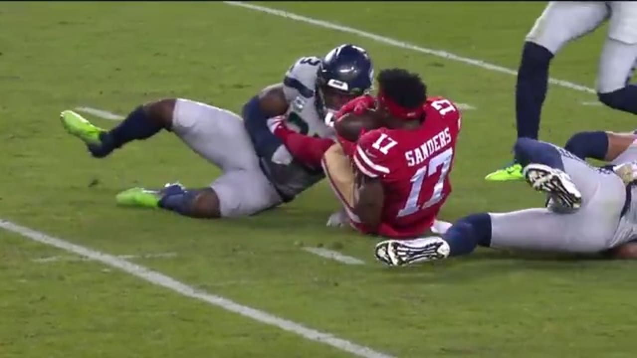 Emmanuel Sanders loses helmet on contested catch over middle