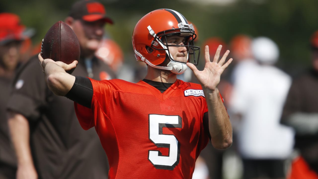 Jaguars trade for Browns back-up quarterback Cody Kessler