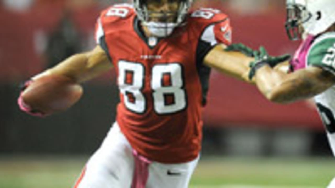 tony-gonzalez-111513-spot.jpg