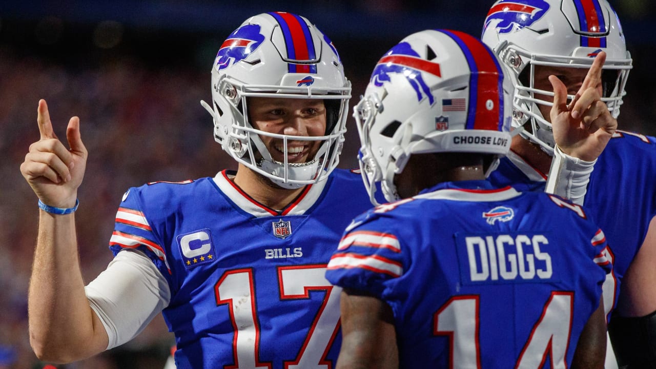 Bills' Stefon Diggs hopes to 'grow old' with Josh Allen: 'I'm