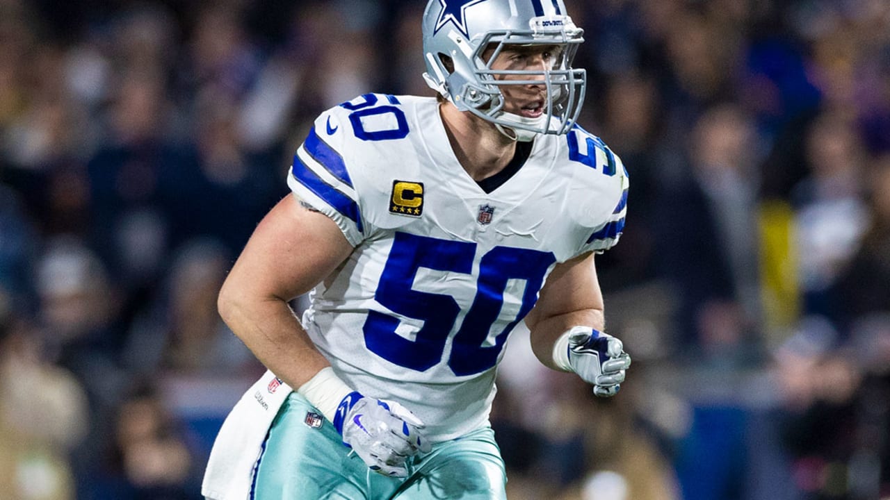 Dallas Cowboys linebacker Sean Lee coaching