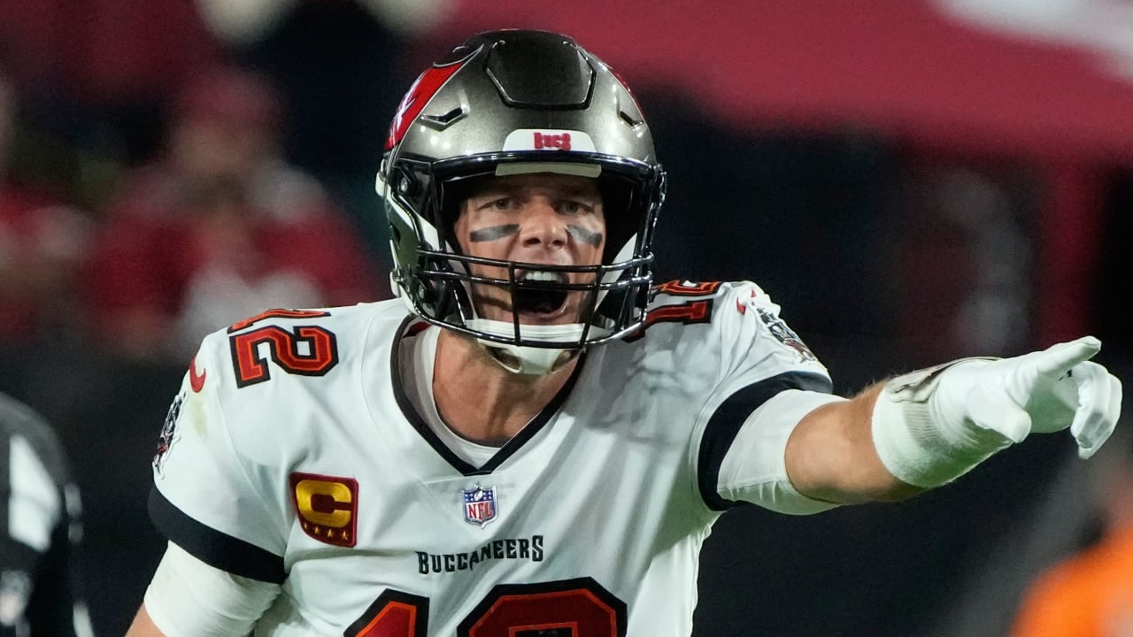 Tom Brady leads comeback keeps Buccaneers atop division ahead of ‘championship game’ vs. Panthers – NFL.com